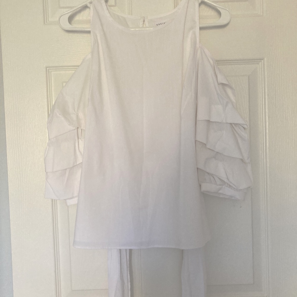 Contemporary white shirt